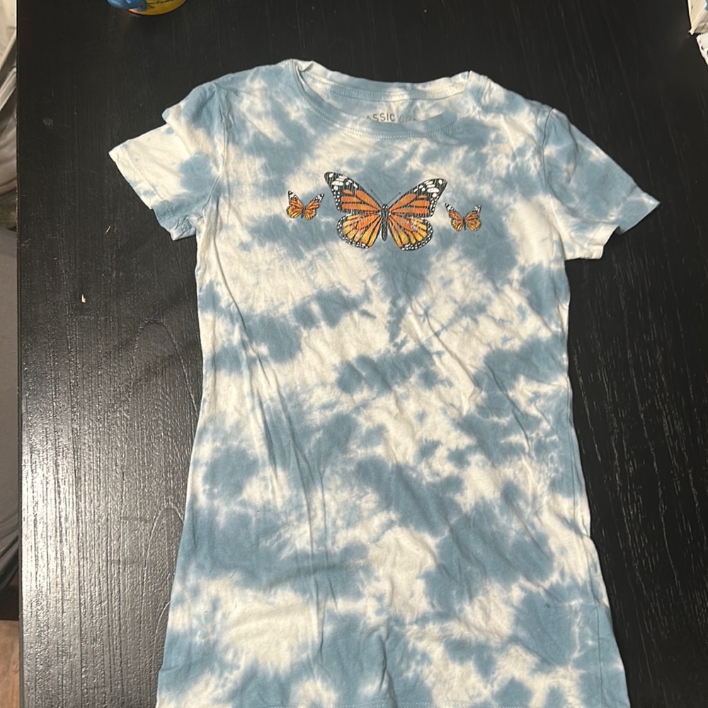 Aeropostale girls junior/ women’s size small fitted T-shirt.